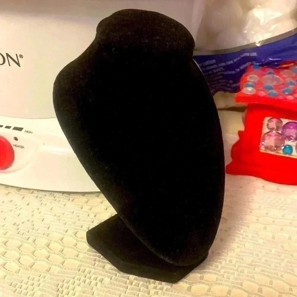 Small Bust  mannequin for jewelry presentation New